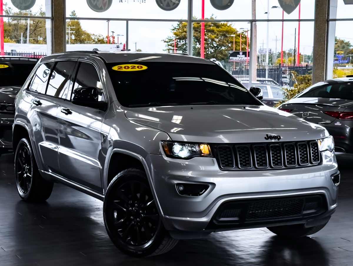 2020 Jeep Grand Cherokee Altitude photo 2