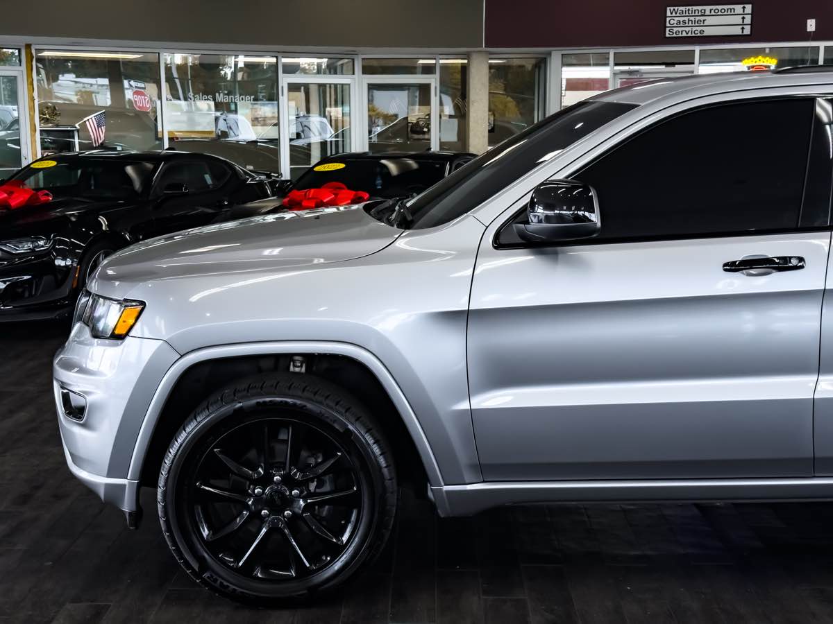 2020 Jeep Grand Cherokee Altitude photo 6