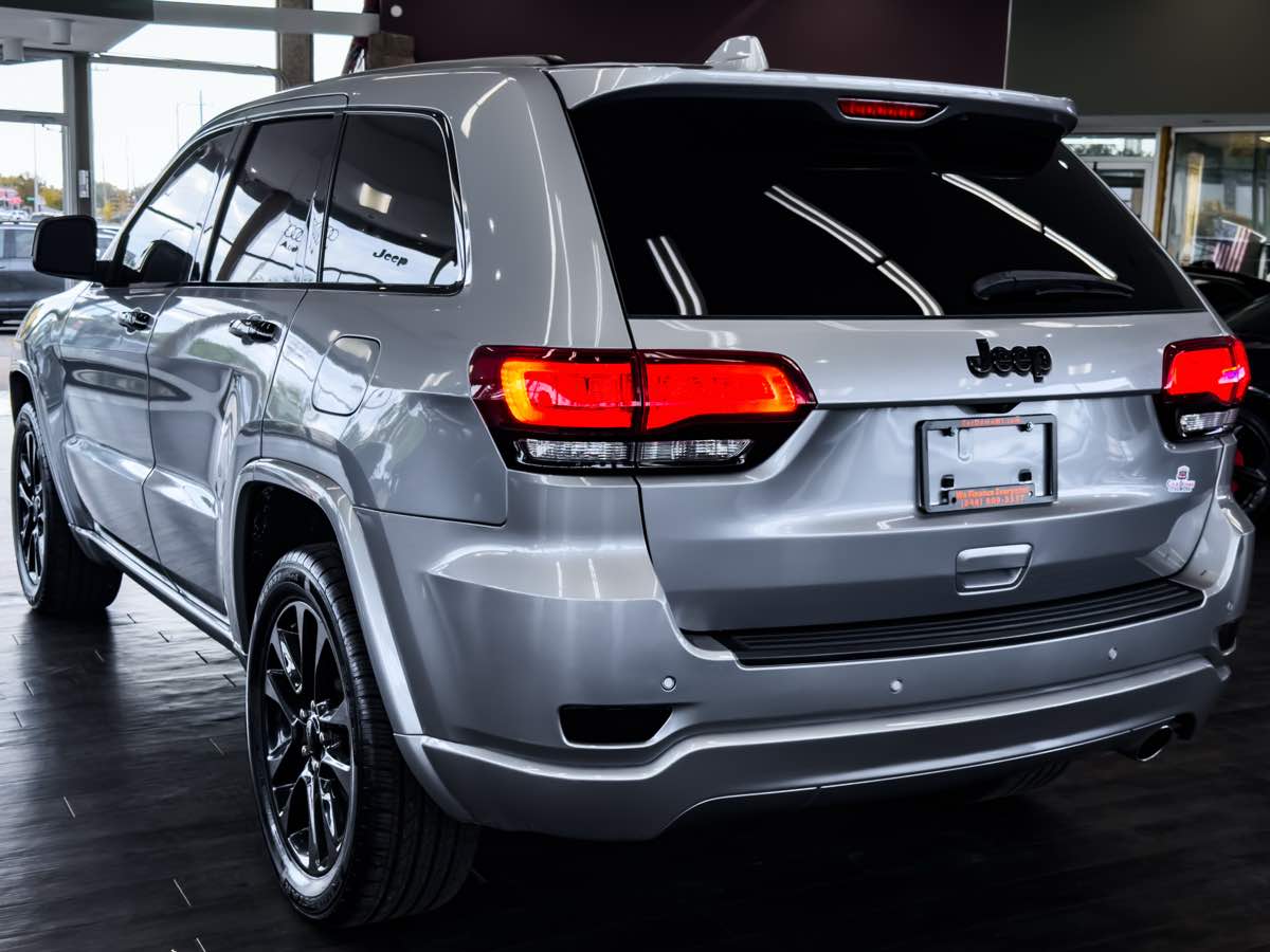 2020 Jeep Grand Cherokee Altitude photo 8