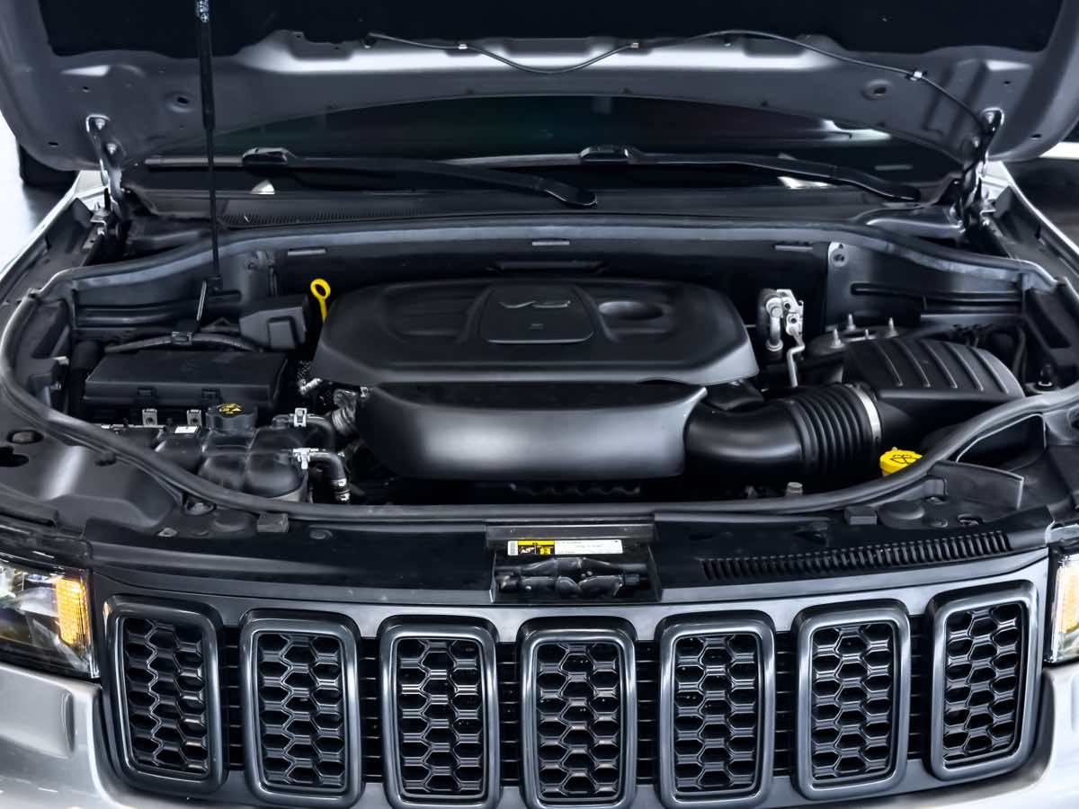 2020 Jeep Grand Cherokee Altitude photo 19