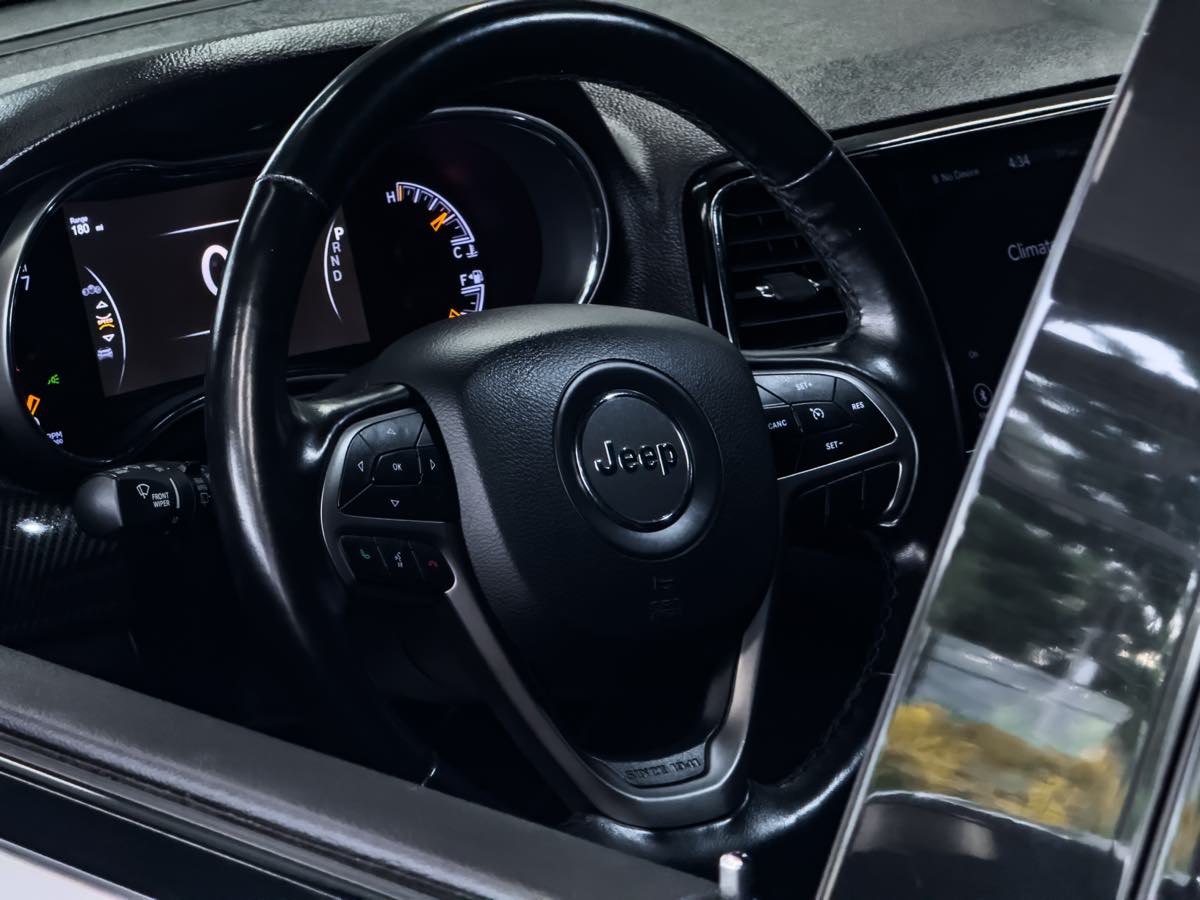 2020 Jeep Grand Cherokee Altitude photo 20