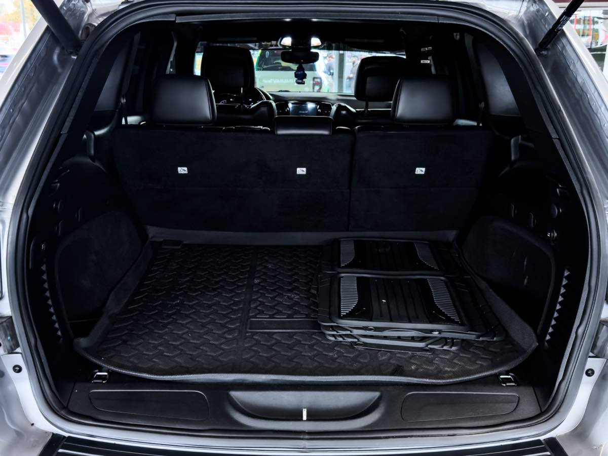 2020 Jeep Grand Cherokee Altitude photo 23