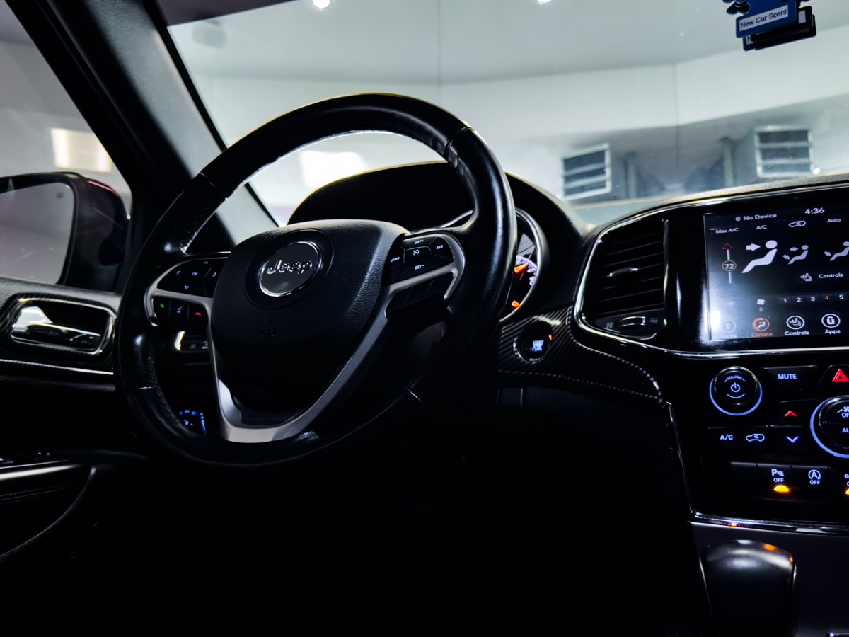 2020 Jeep Grand Cherokee Altitude photo 29
