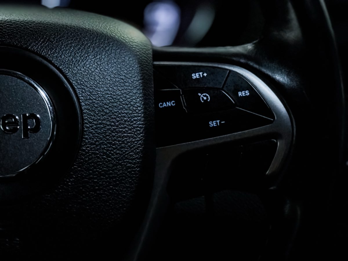 2020 Jeep Grand Cherokee Altitude photo 32