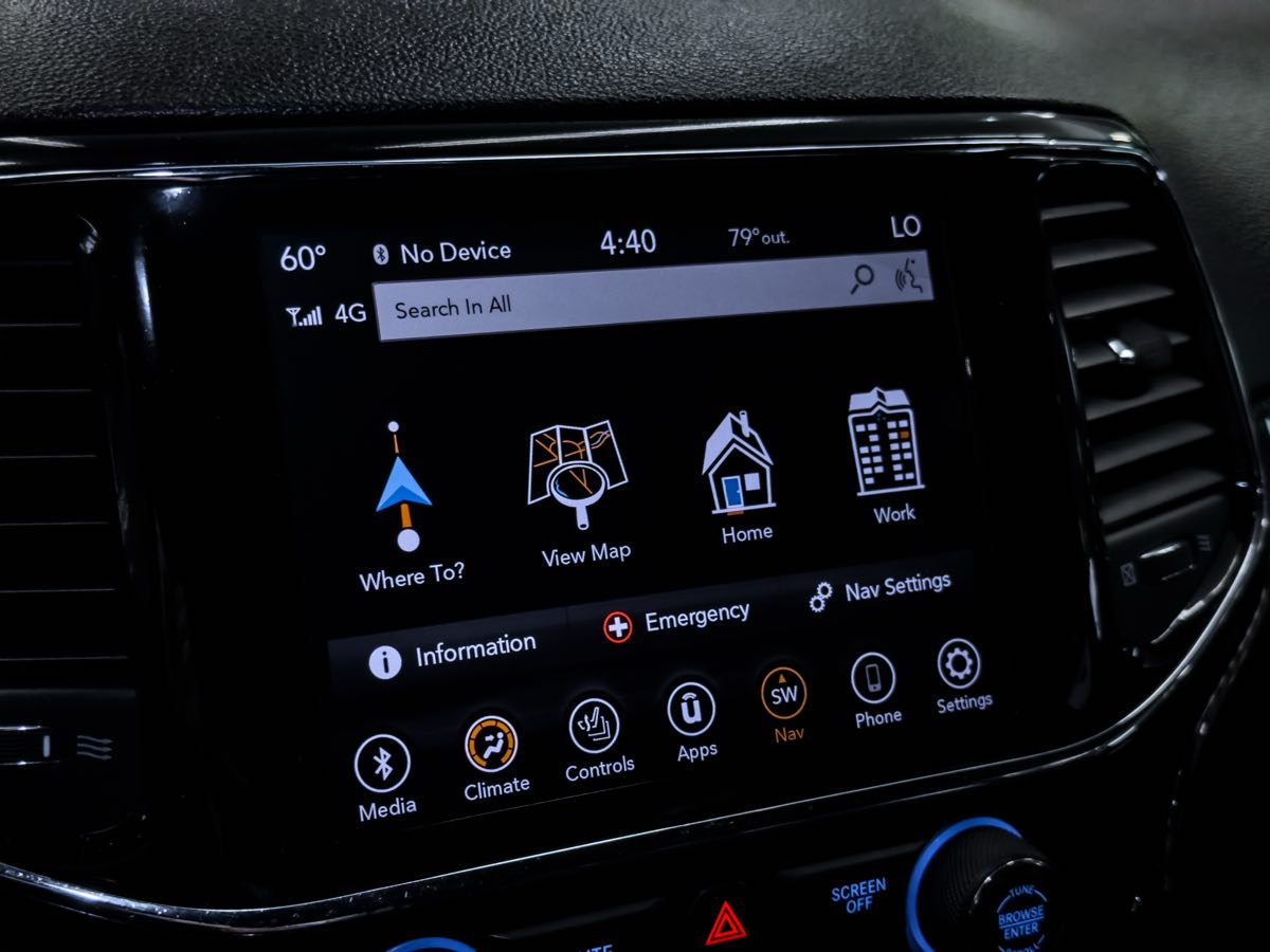 2020 Jeep Grand Cherokee Altitude photo 40