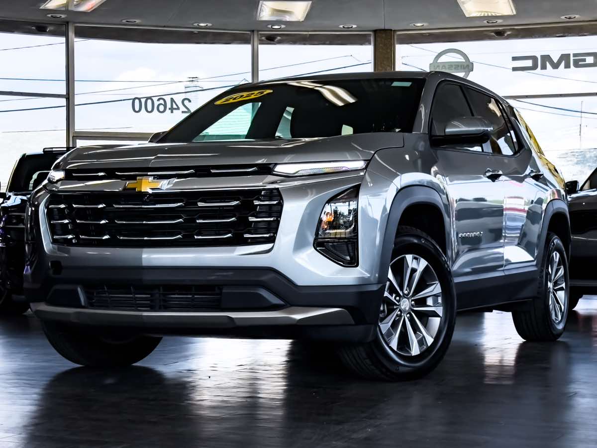 2025 Chevrolet Equinox LT photo 4