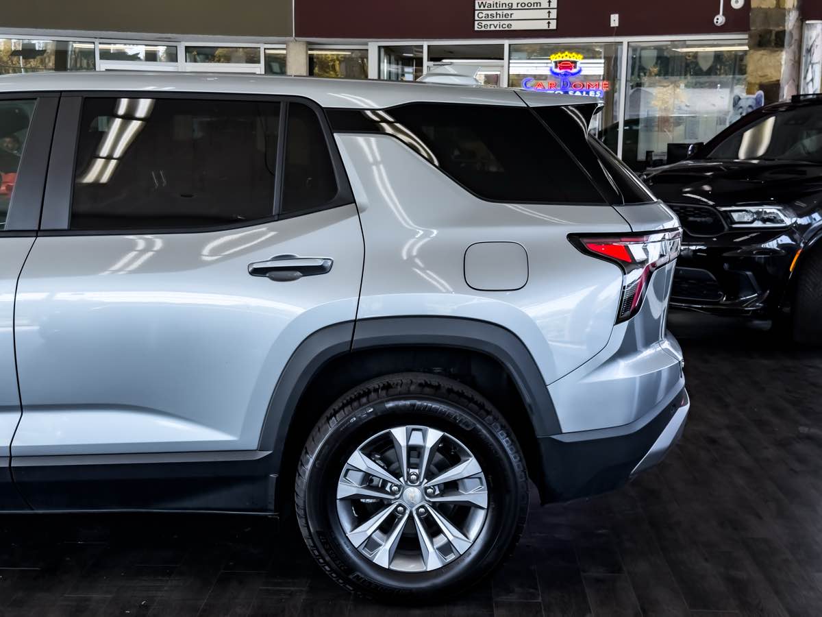 2025 Chevrolet Equinox LT photo 7