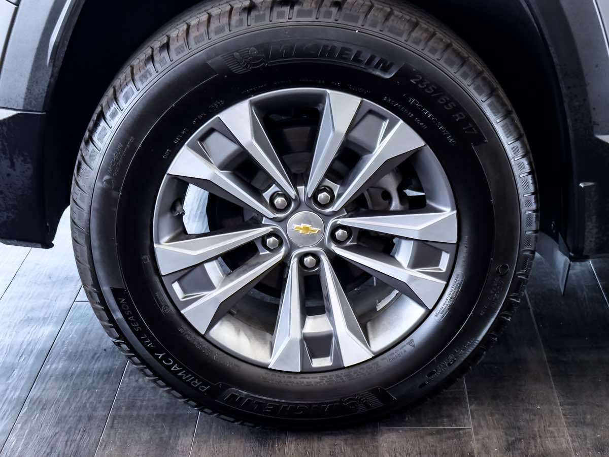 2025 Chevrolet Equinox LT photo 17