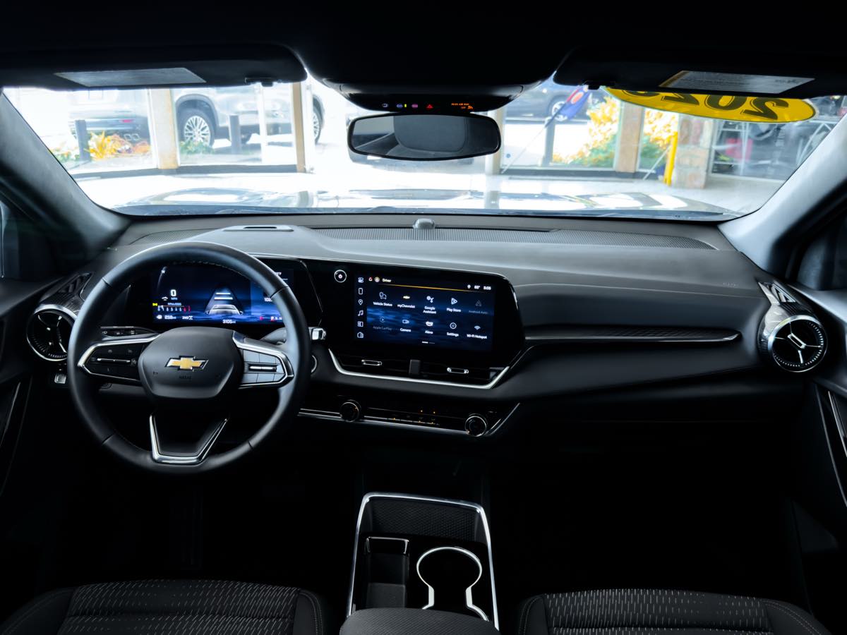 2025 Chevrolet Equinox LT photo 27