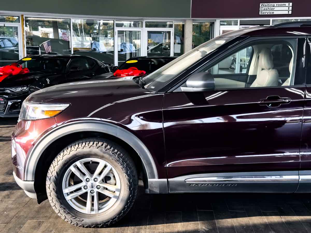 2023 Ford Explorer XLT photo 4