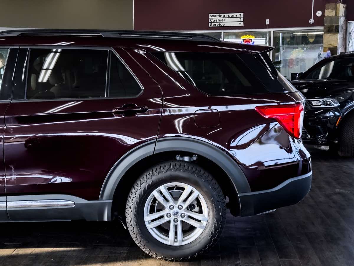 2023 Ford Explorer XLT photo 5