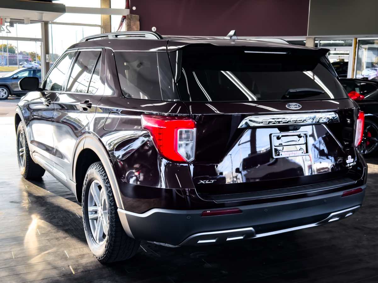 2023 Ford Explorer XLT photo 6