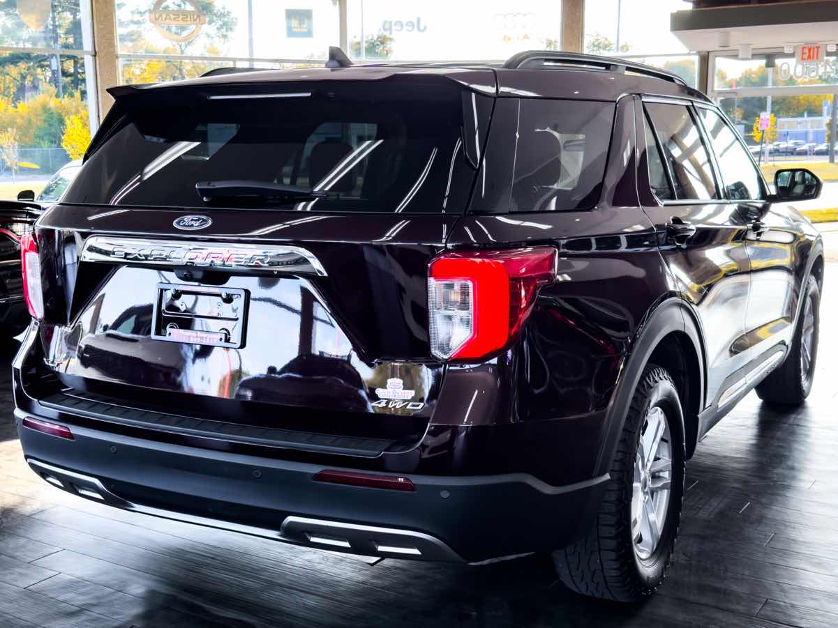 2023 Ford Explorer XLT photo 8