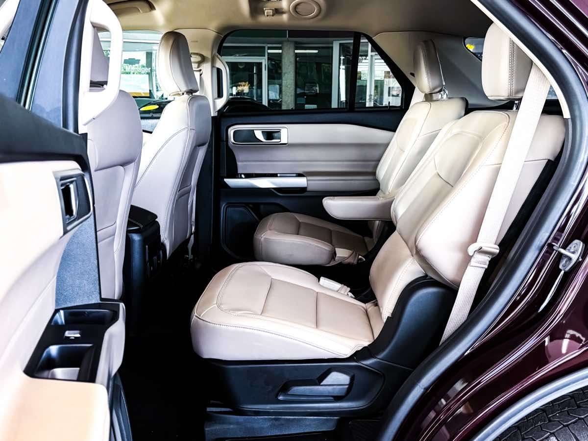 2023 Ford Explorer XLT photo 14