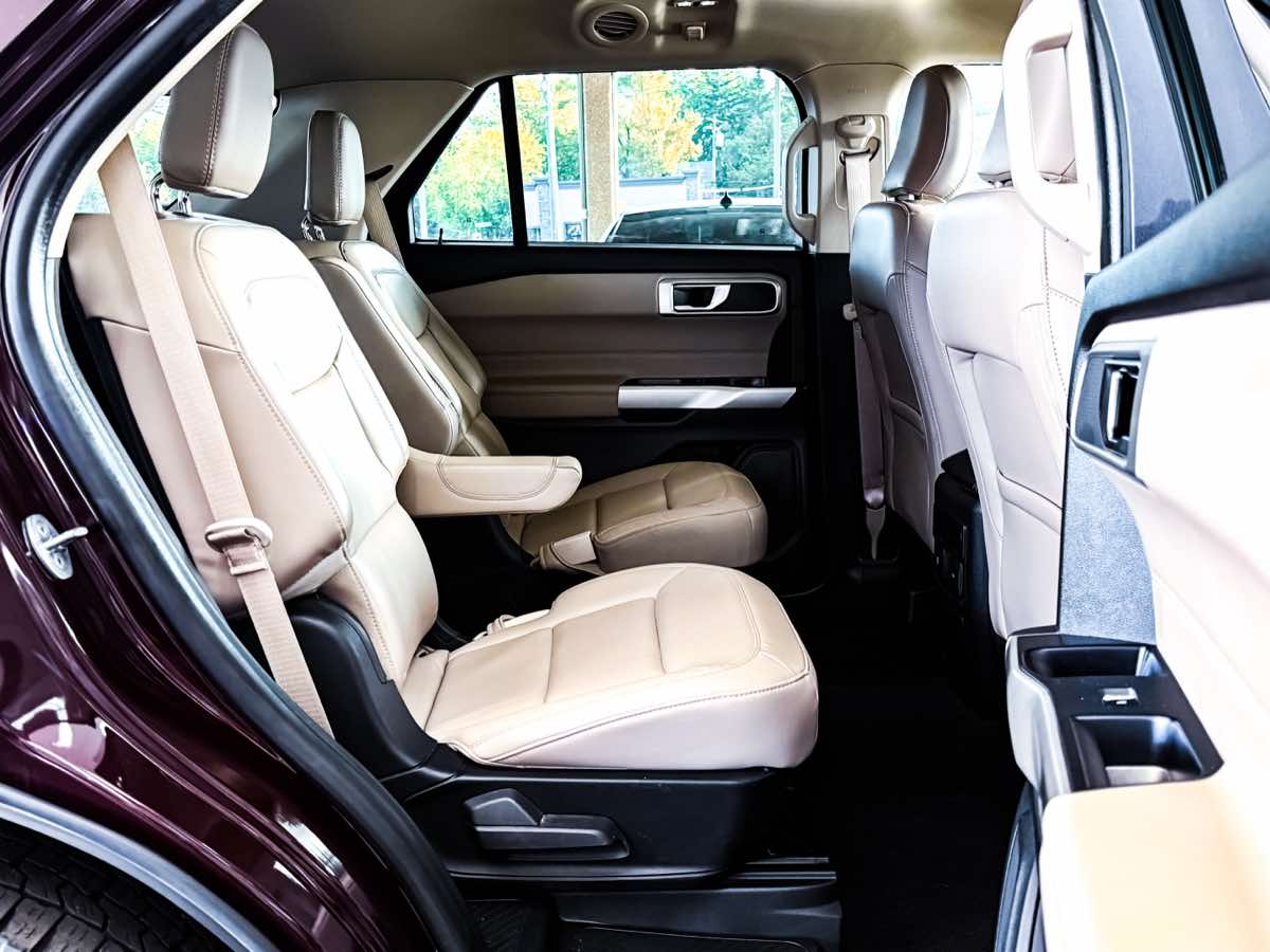 2023 Ford Explorer XLT photo 16