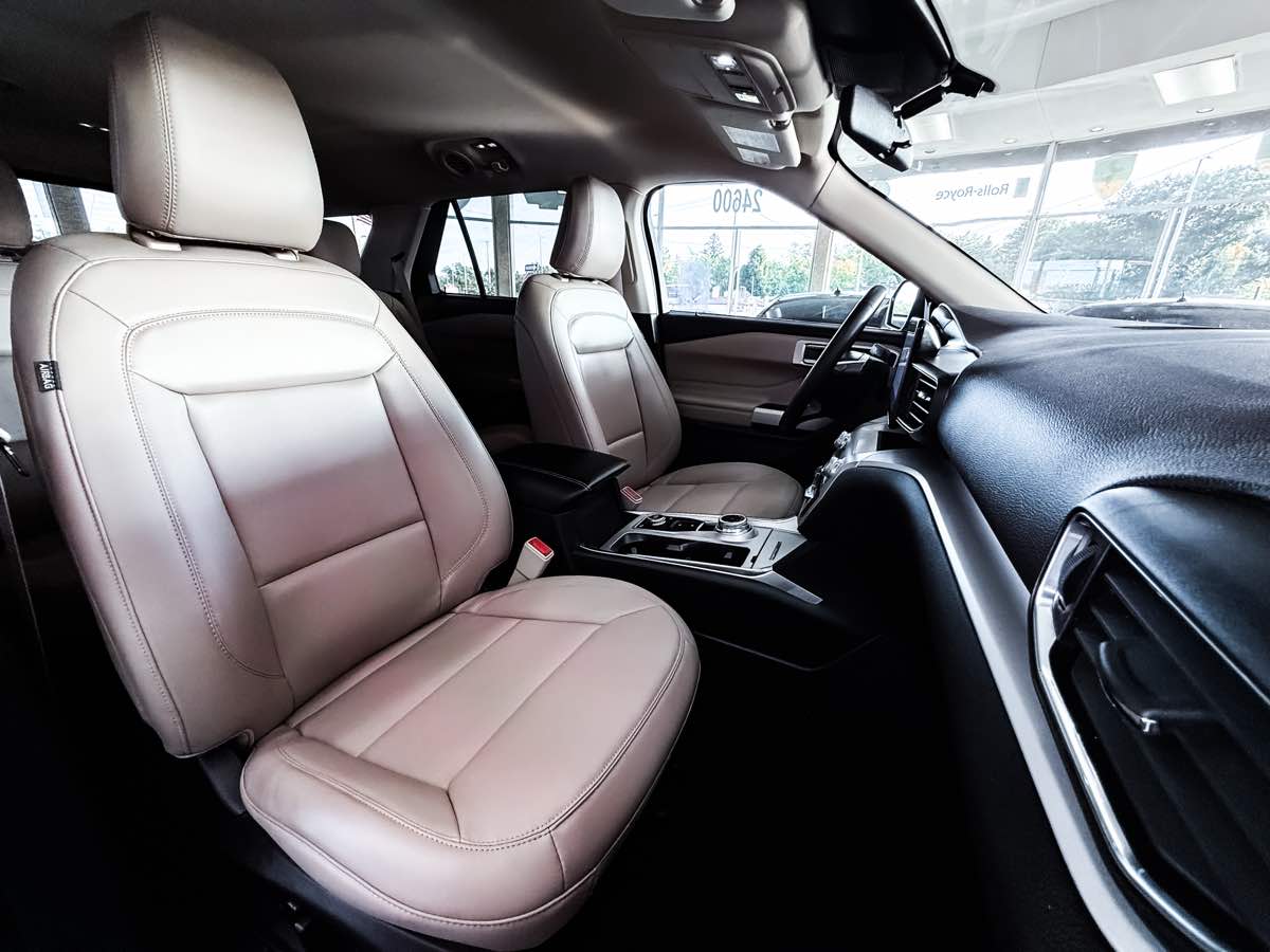 2023 Ford Explorer XLT photo 18