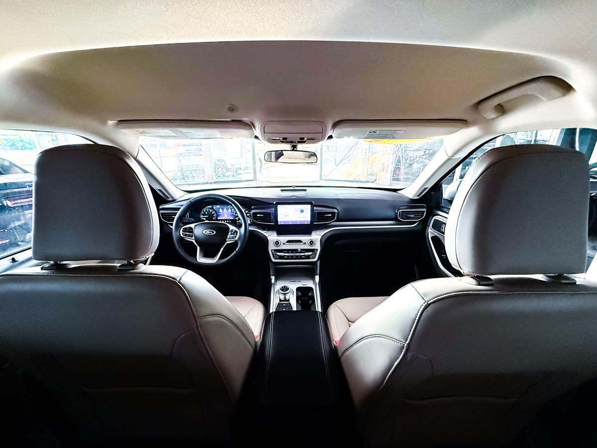 2023 Ford Explorer XLT photo 20