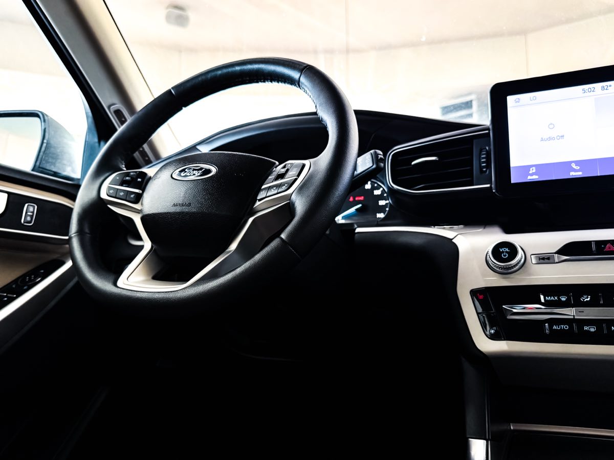 2023 Ford Explorer XLT photo 23