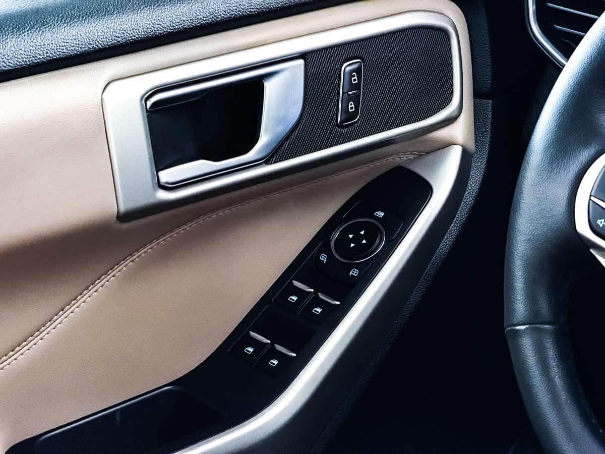 2023 Ford Explorer XLT photo 27