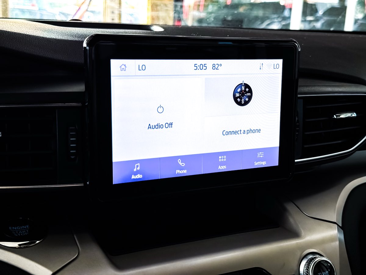 2023 Ford Explorer XLT photo 32