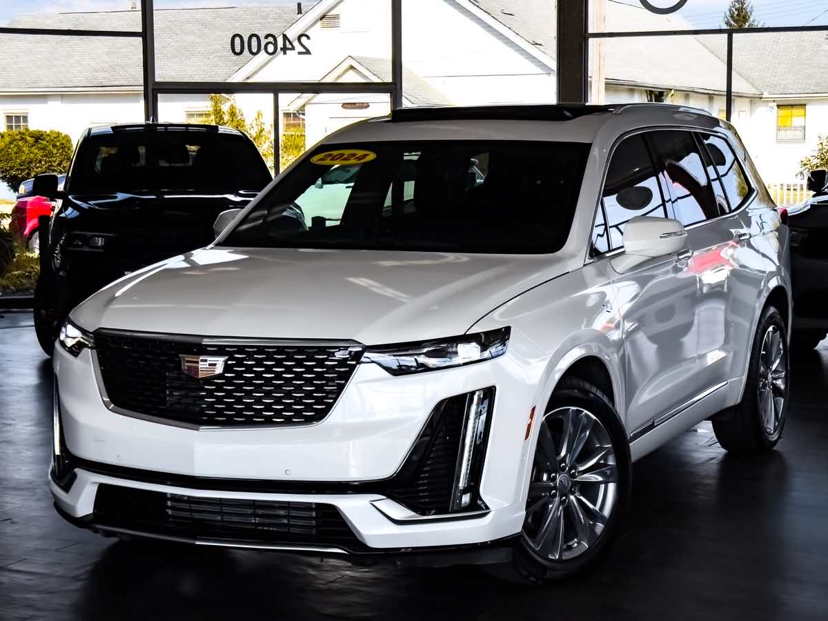 2024 Cadillac XT6 Premium Luxury photo 2
