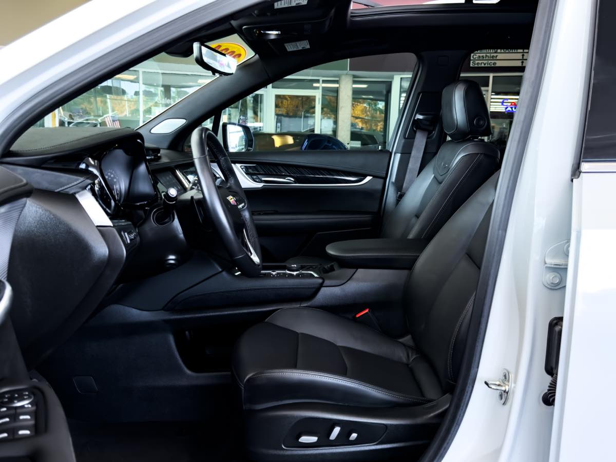 2024 Cadillac XT6 Premium Luxury photo 17