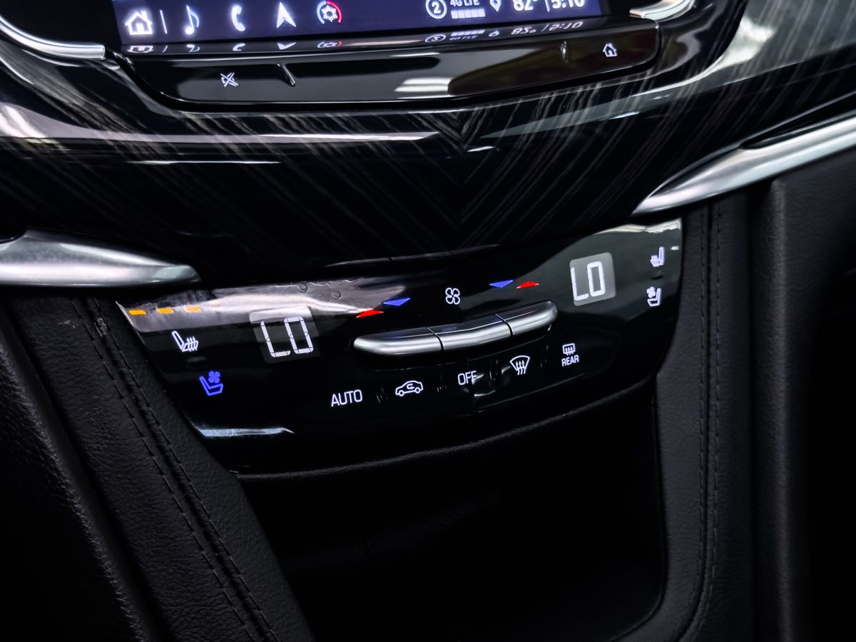 2024 Cadillac XT6 Premium Luxury photo 34