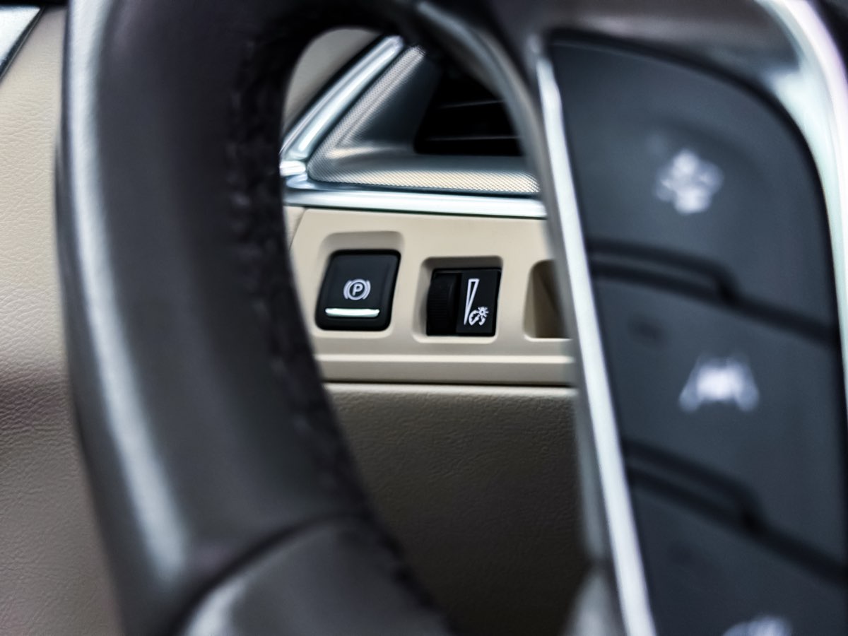2022 Cadillac XT5 Premium Luxury photo 34