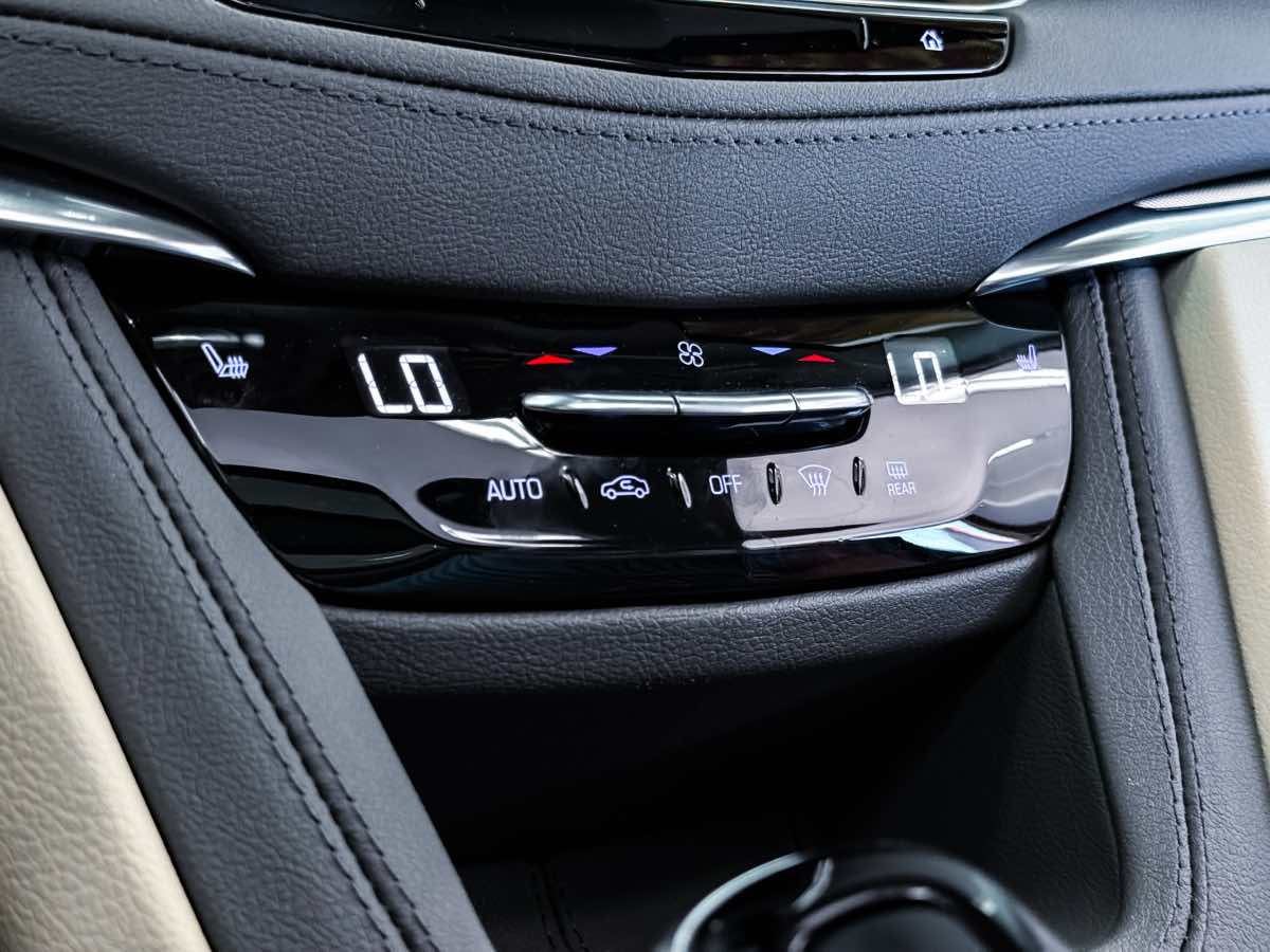 2022 Cadillac XT5 Premium Luxury photo 38