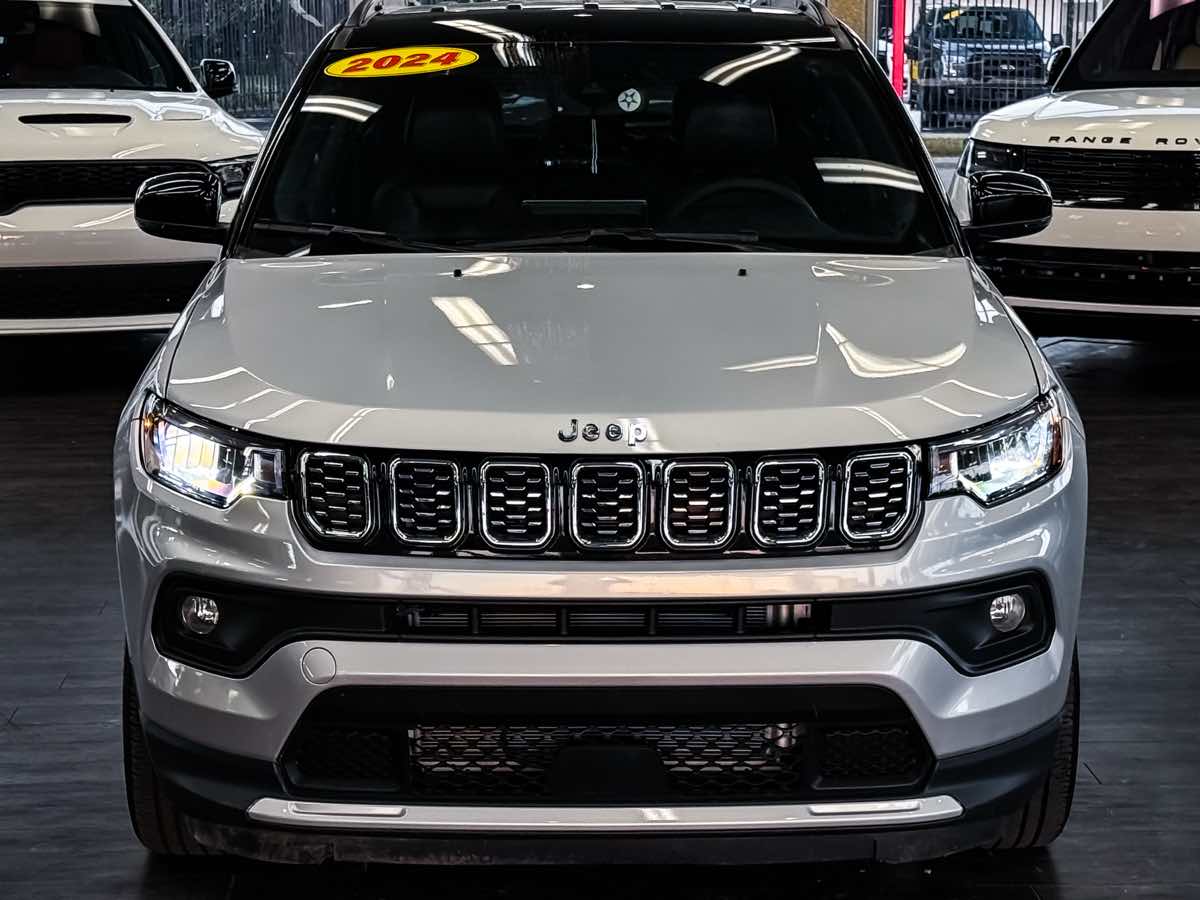 2024 Jeep Compass Limited photo 3