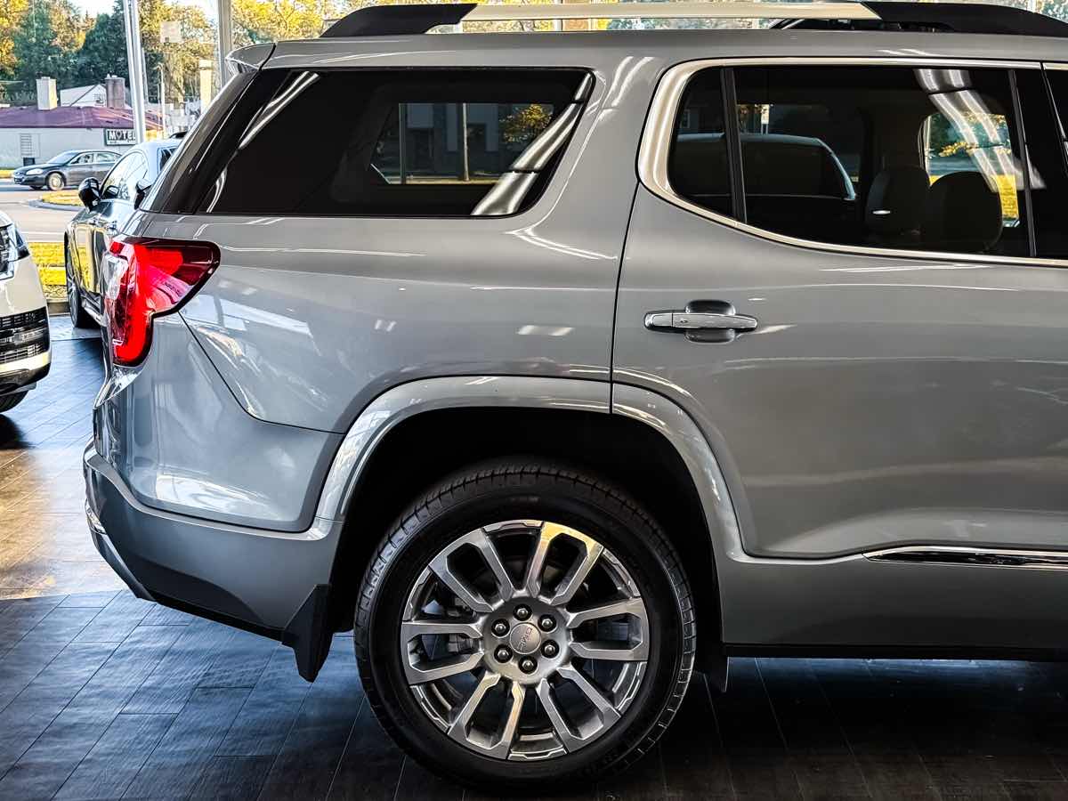 2023 Gmc Acadia Denali photo 8