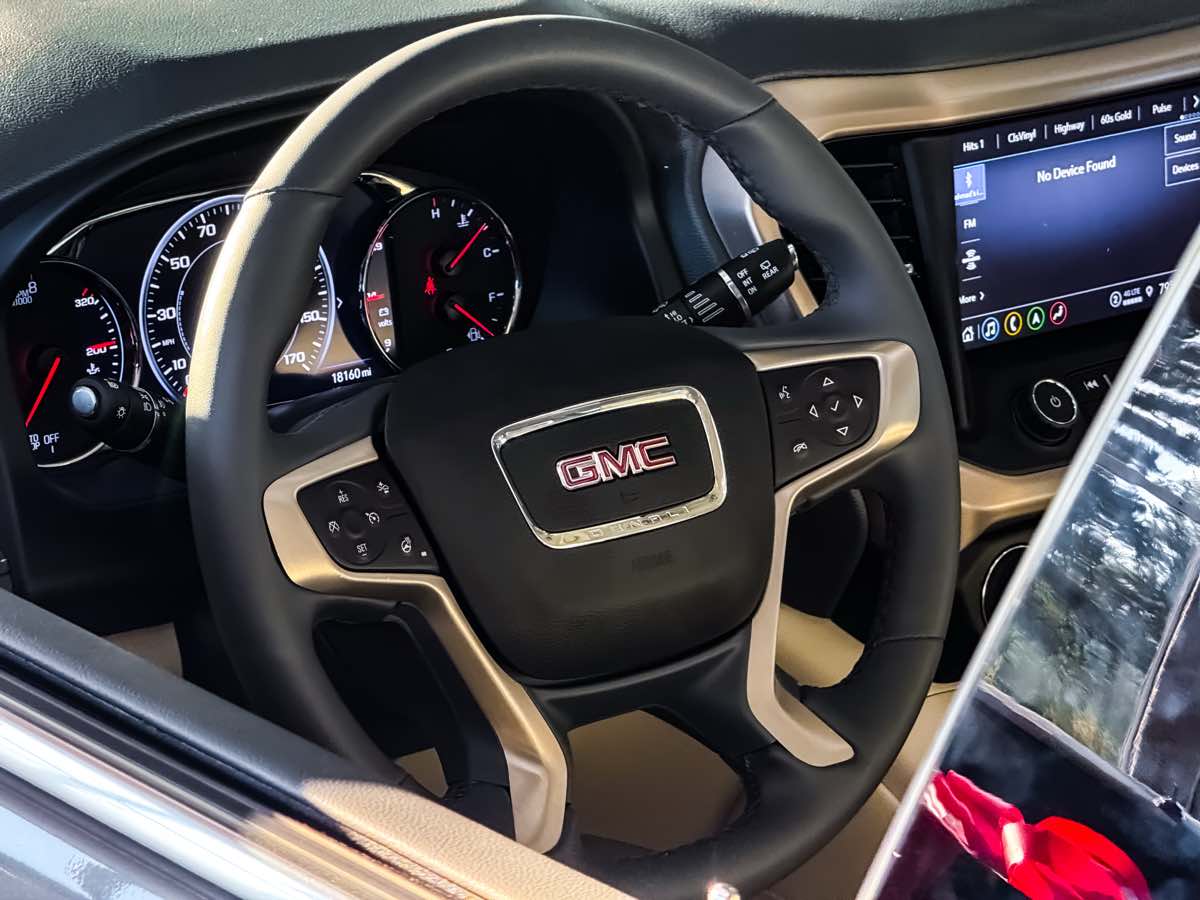 2023 Gmc Acadia Denali photo 16