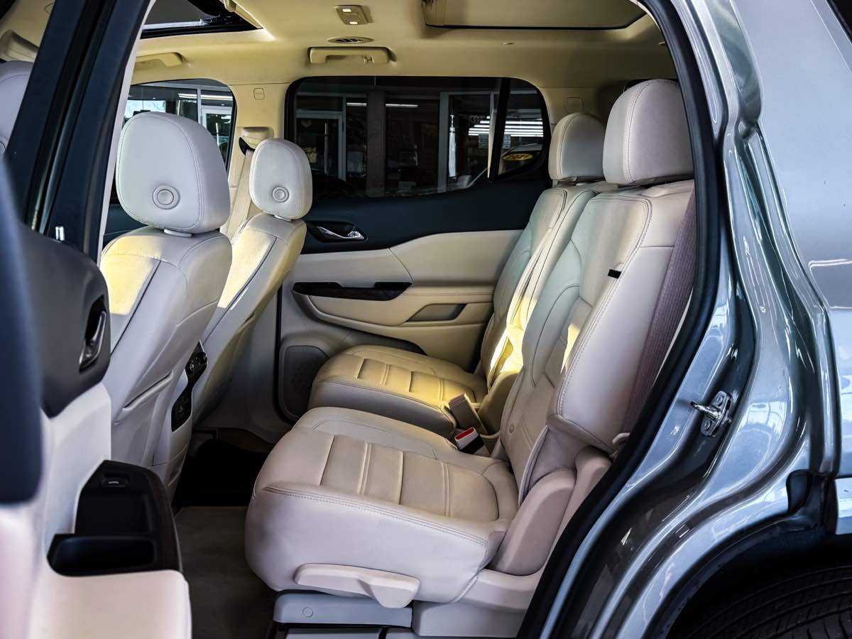 2023 Gmc Acadia Denali photo 18