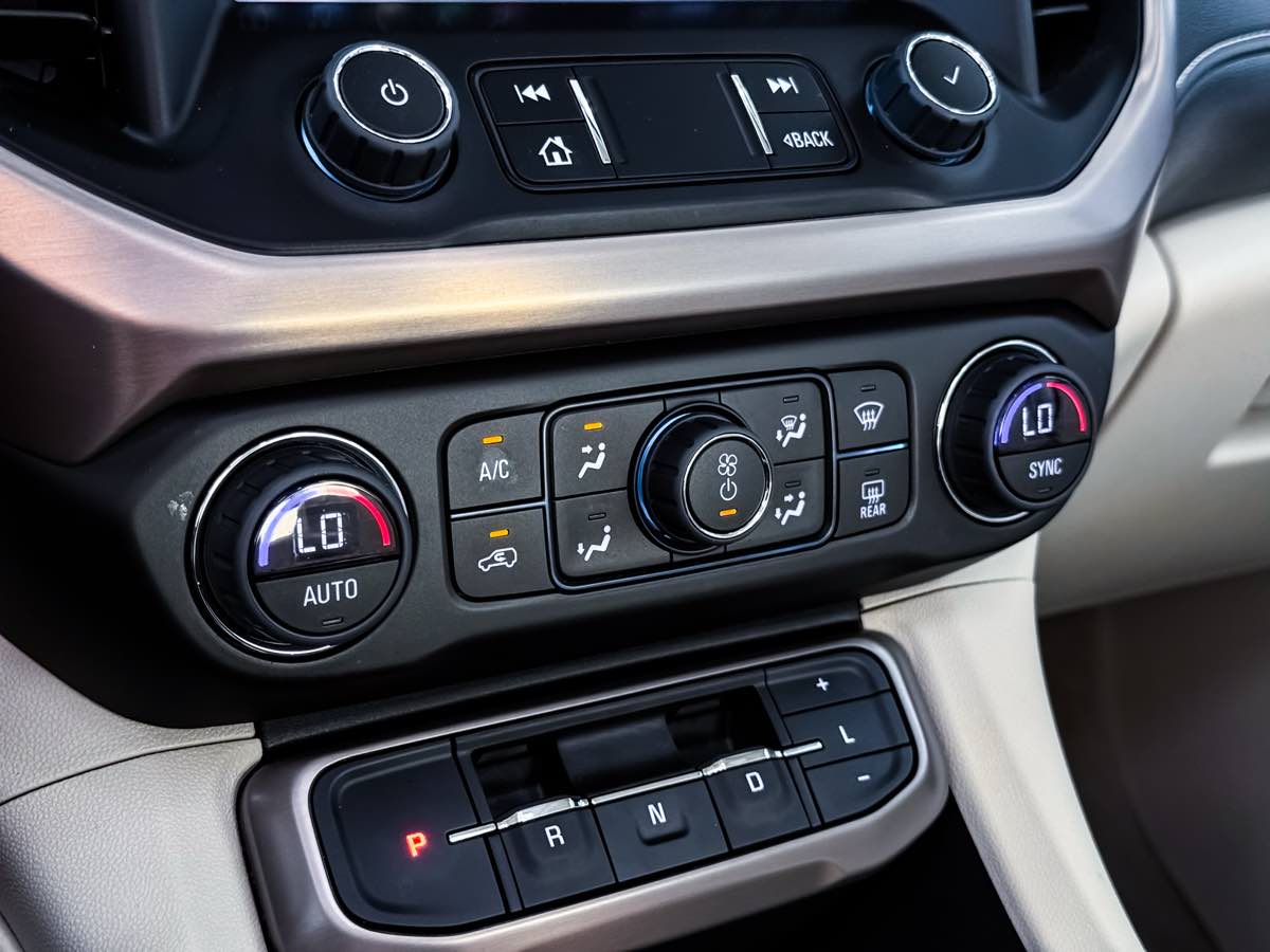 2023 Gmc Acadia Denali photo 35
