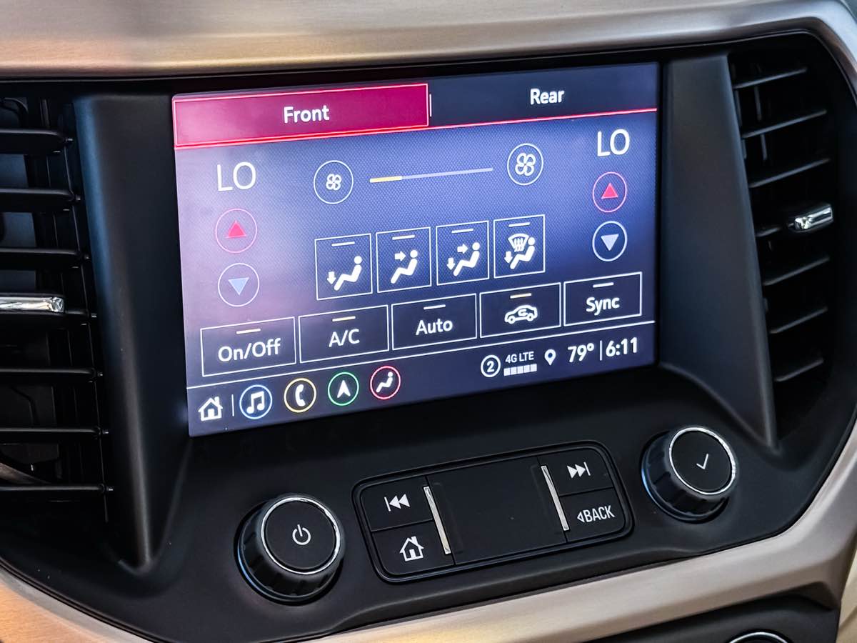 2023 Gmc Acadia Denali photo 38