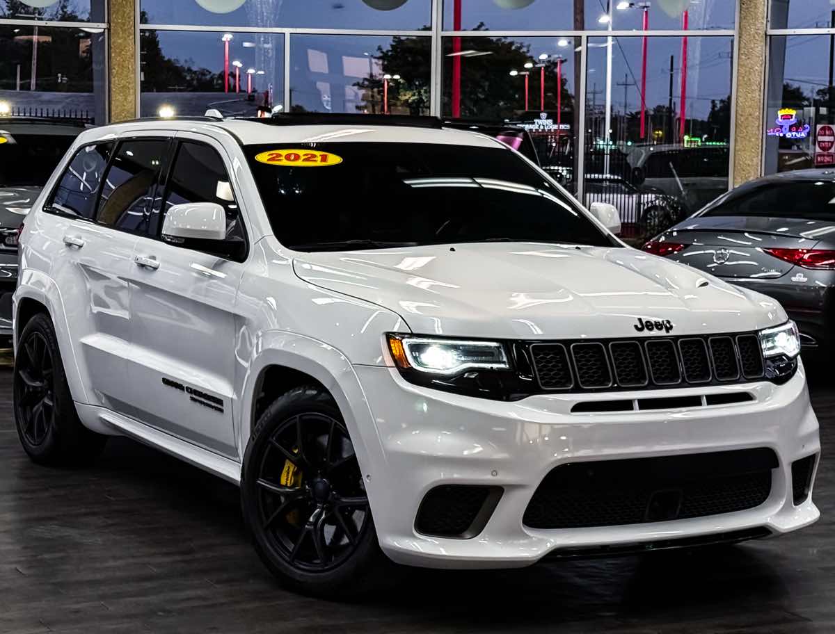 2021 Jeep Grand Cherokee Trackhawk photo 2