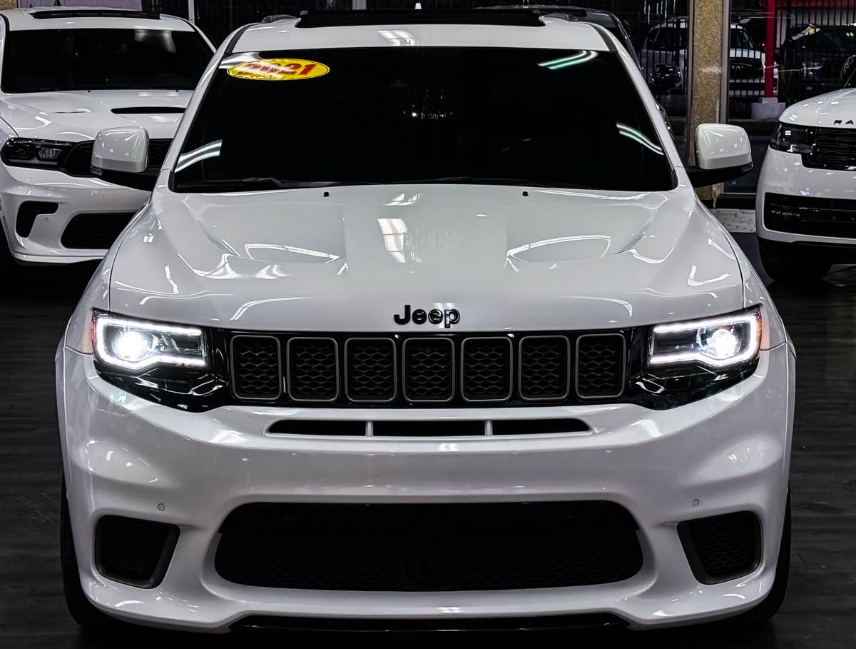 2021 Jeep Grand Cherokee Trackhawk photo 3