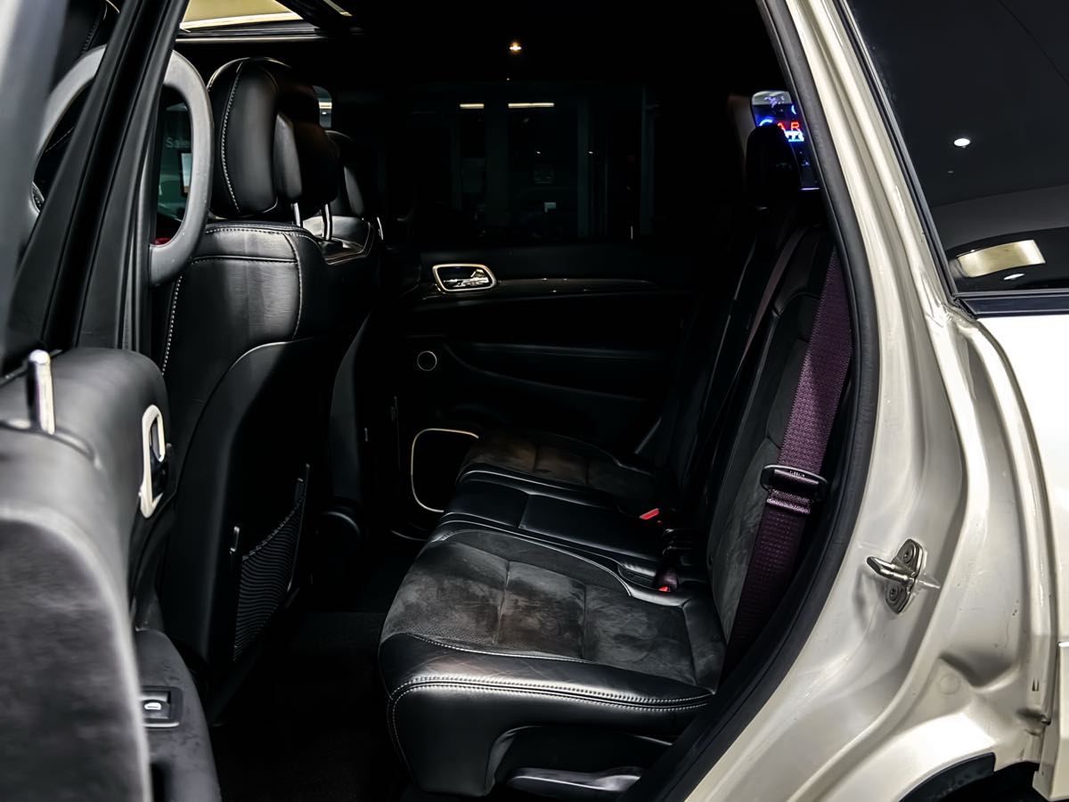 2021 Jeep Grand Cherokee Trackhawk photo 24