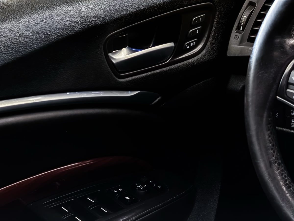 2016 Acura MDX Advance photo 29