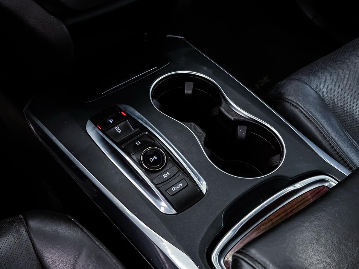 2016 Acura MDX Advance photo 32