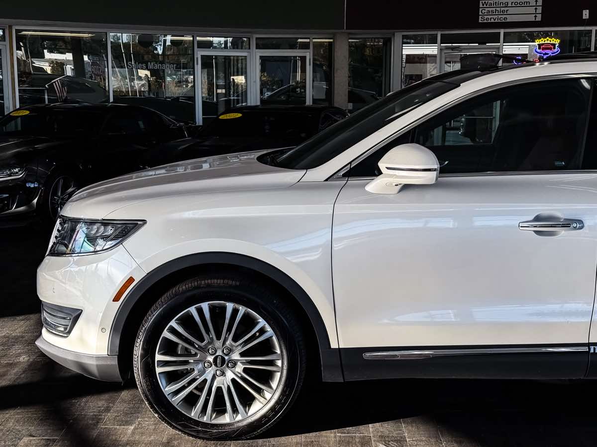 2017 Lincoln MKX Reserve photo 5