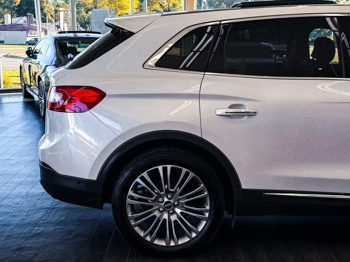 2017 Lincoln MKX Reserve photo 10