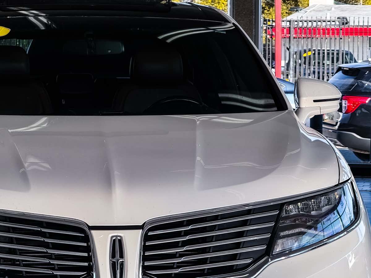 2017 Lincoln MKX Reserve photo 13
