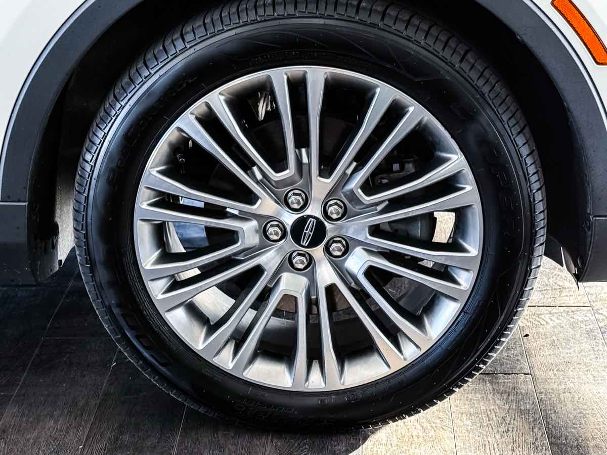 2017 Lincoln MKX Reserve photo 17