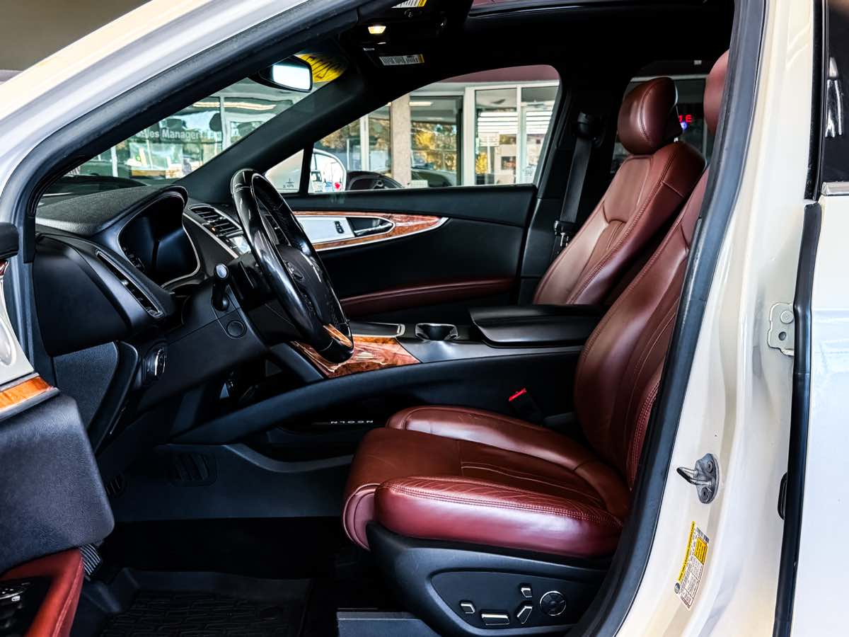 2017 Lincoln MKX Reserve photo 19