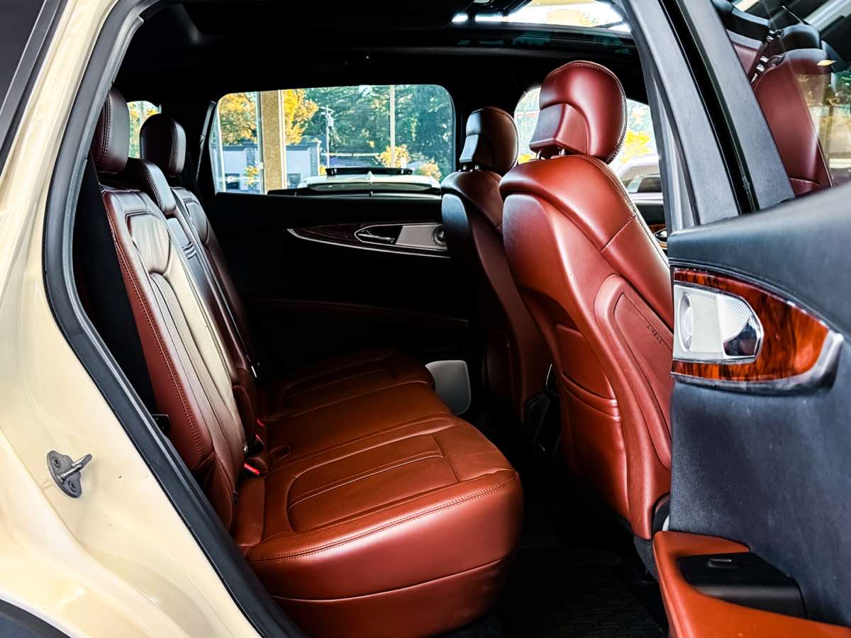 2017 Lincoln MKX Reserve photo 22