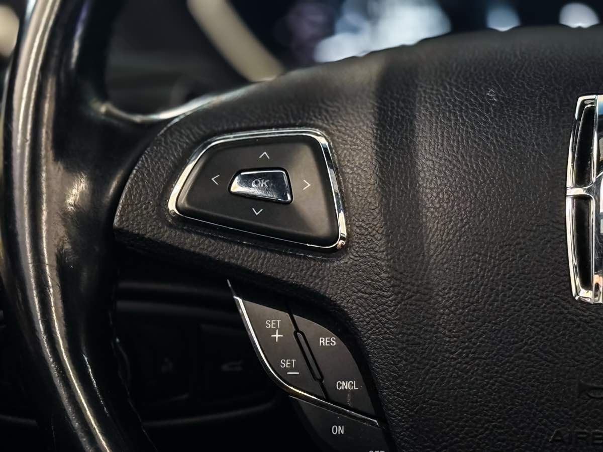 2017 Lincoln MKX Reserve photo 28