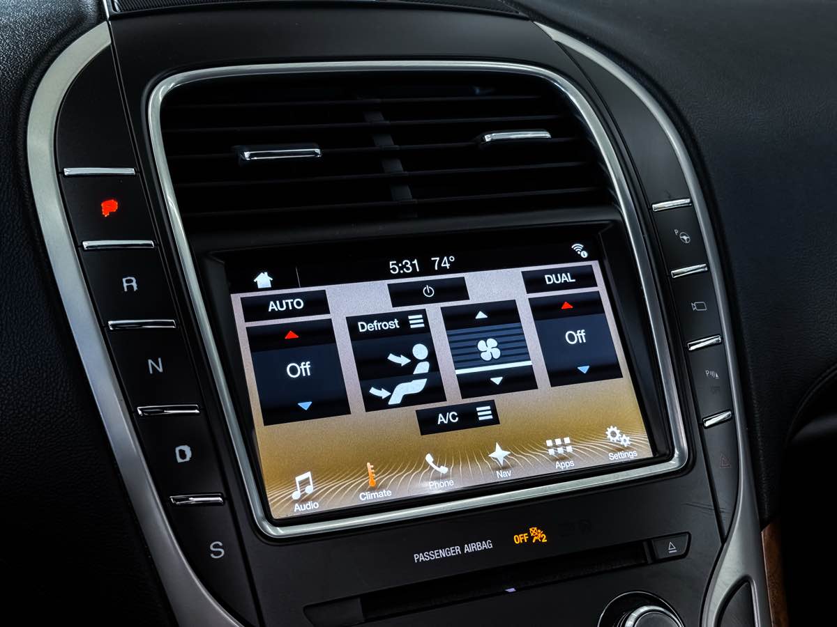 2017 Lincoln MKX Reserve photo 33