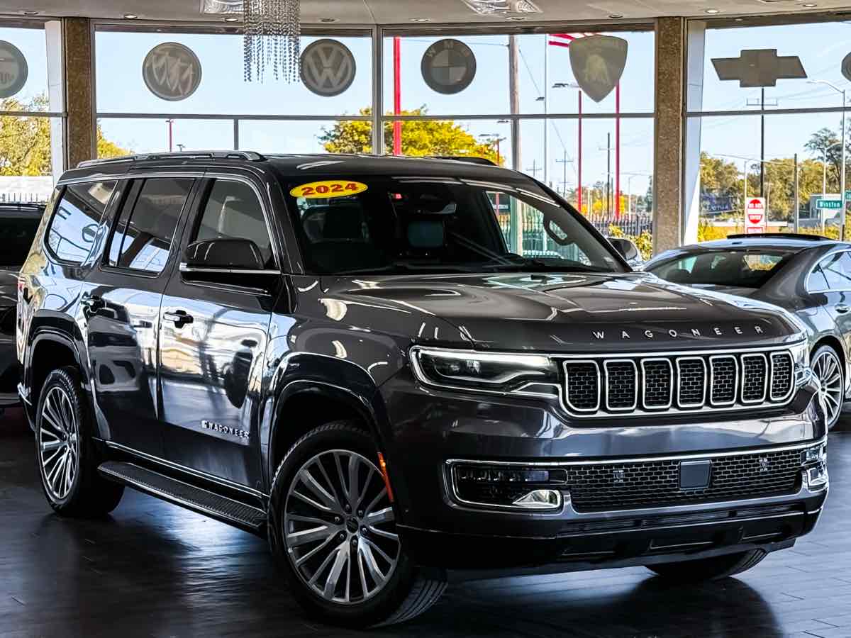 2024 Jeep Wagoneer Series II photo 2