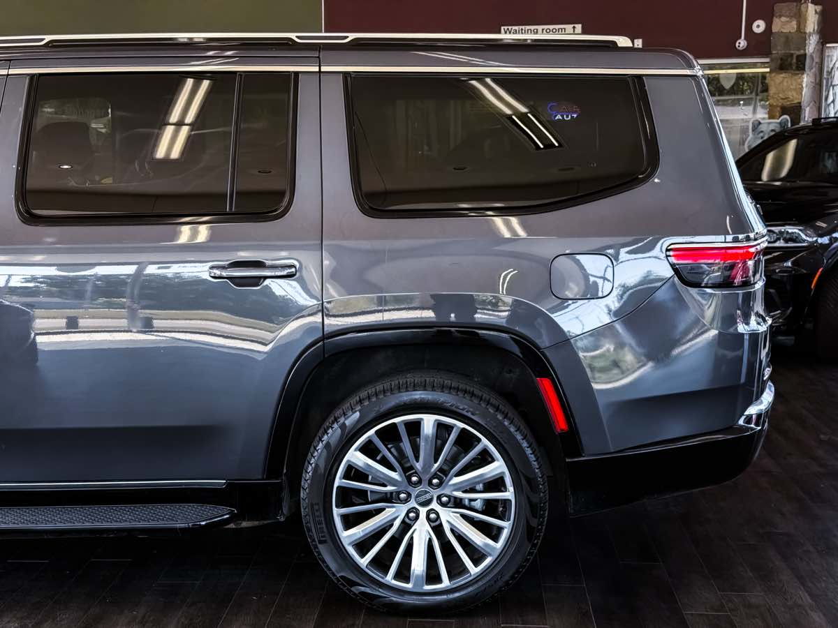 2024 Jeep Wagoneer Series II photo 7